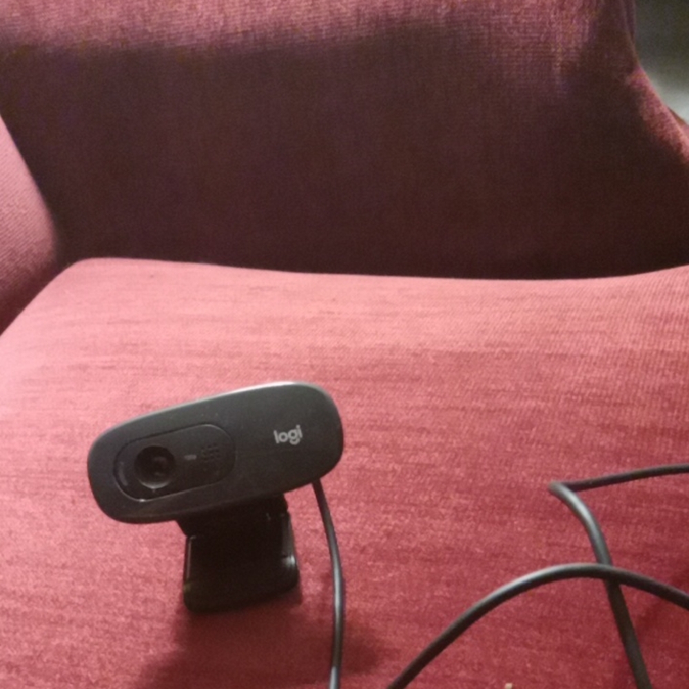 Logitech - C270 720 Webcam with Noise-Reducing Mics - Black